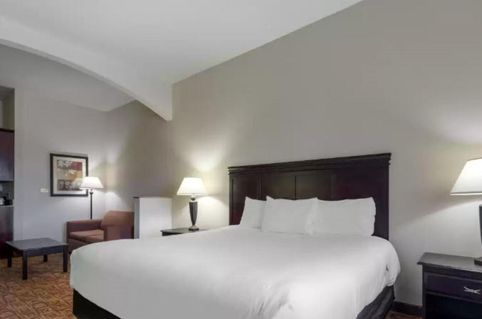 Lake Texoma Inn And Suites Denison Εξωτερικό φωτογραφία