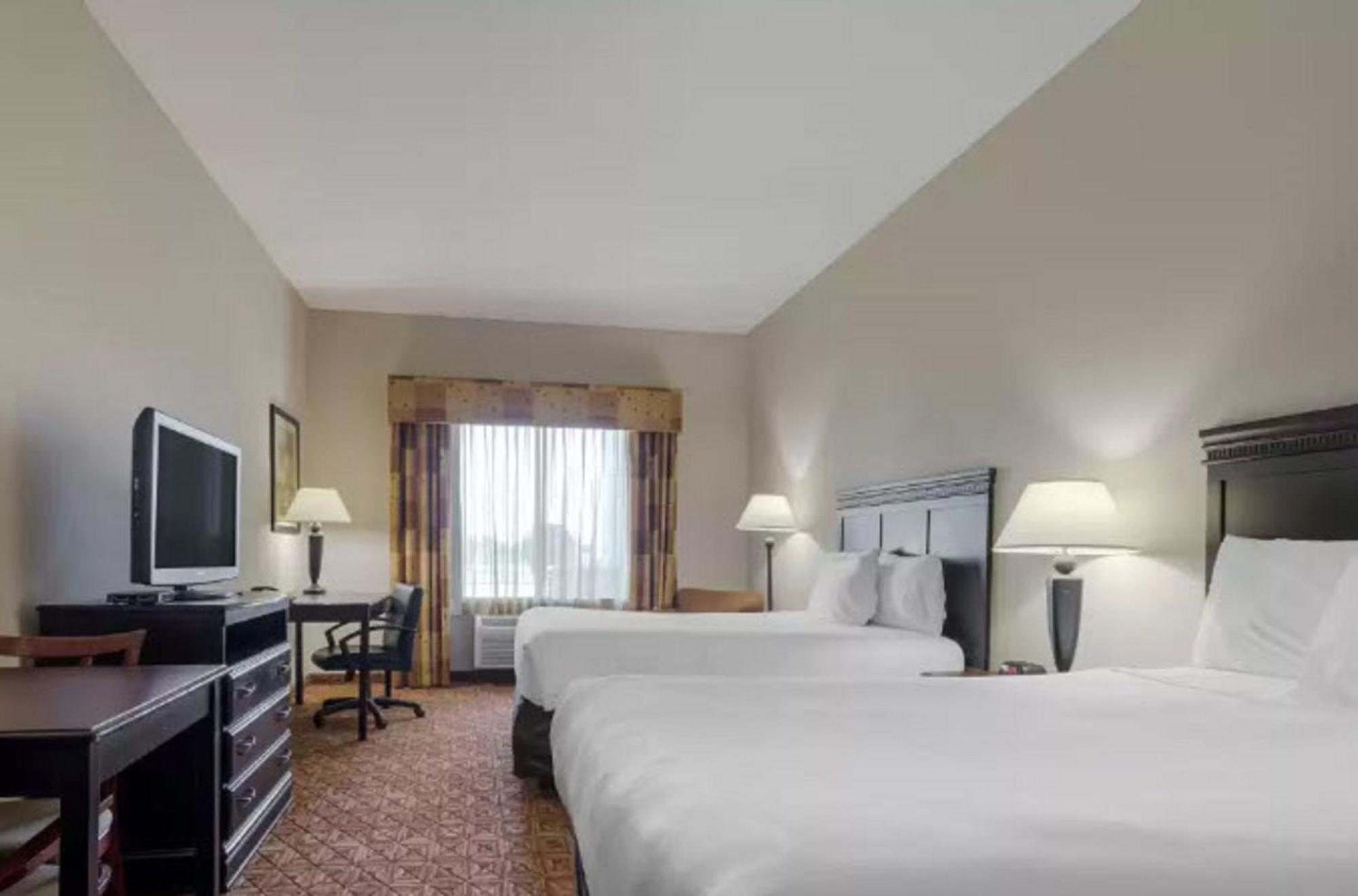 Lake Texoma Inn And Suites Denison Εξωτερικό φωτογραφία